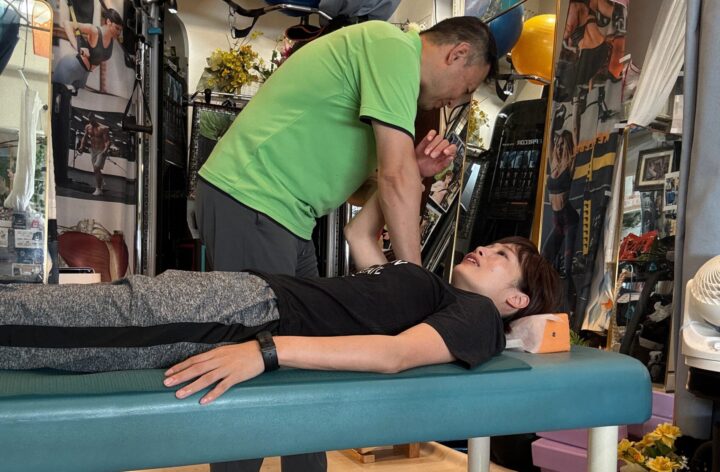 鎖骨の整体　ねもと整体＆ストレッチスタジオ鎖骨の調整肩の連動する動きを高める