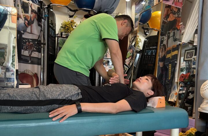 痛みがない施術　痛いところまで動かさい