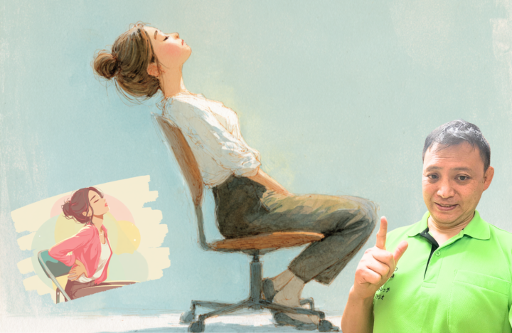 椅子に座っている30代女性