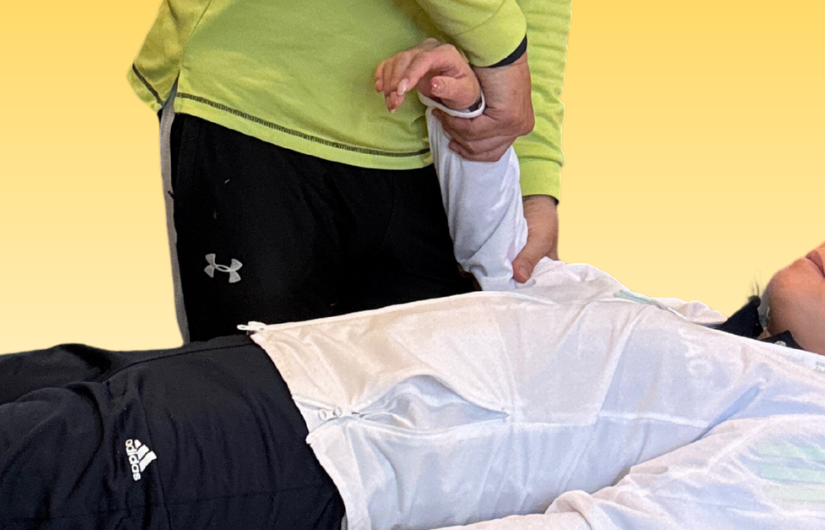 肘の痛み 施術風景1