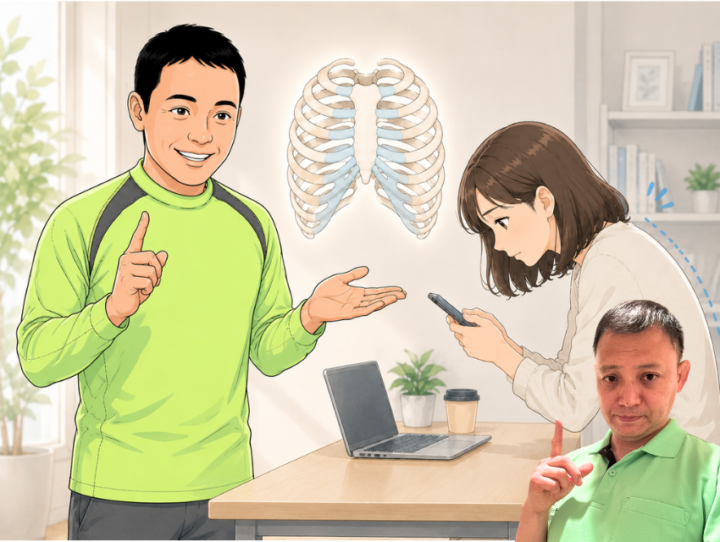 肋骨の説明をしている男性